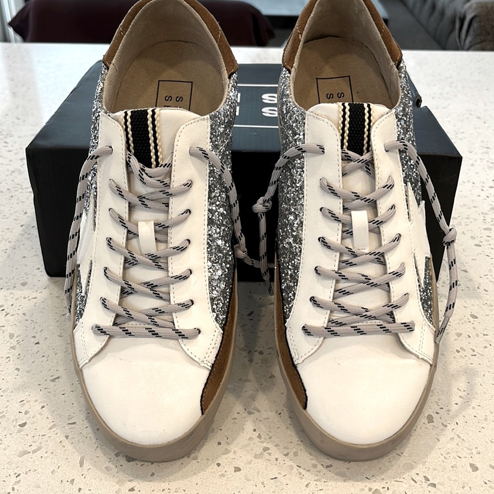 NIB Golden Goose Dupe